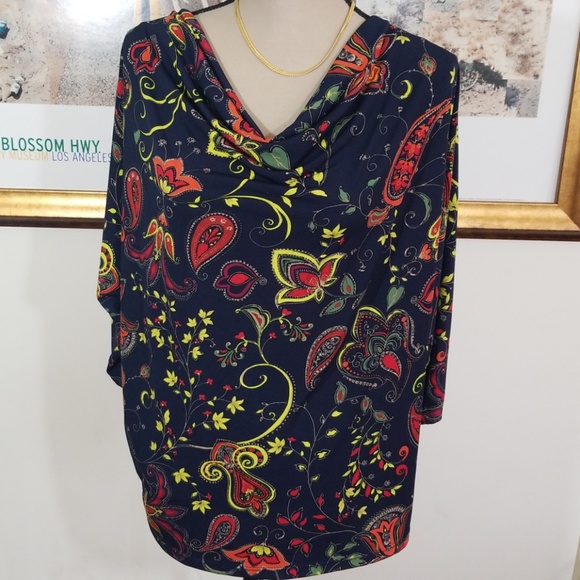 Jones New York Tops - Jones New York dropped Neck, paisley top, size L